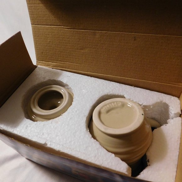 CRACKER BARREL APPLE DESIGN CREAMER AND SUGAR BOWL WITH LID - Picture 3 of 8